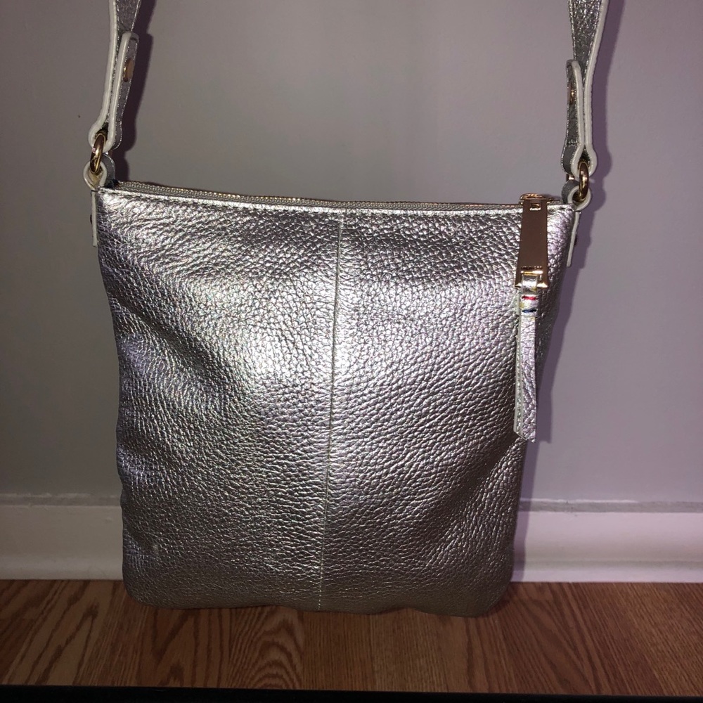 Tommy Hilfiger Silver Metallic Leather Crossbody - Picture 3 of 4